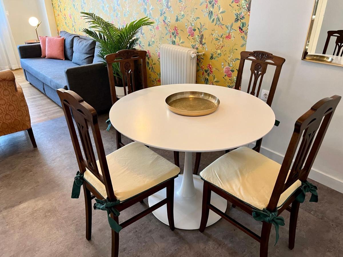 Mrs Holiday Apartment Athens Ngoại thất bức ảnh