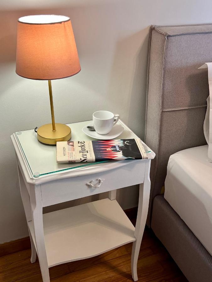 Mrs Holiday Apartment Athens Ngoại thất bức ảnh