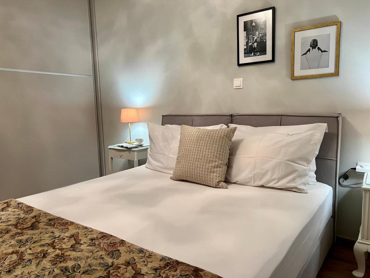 Mrs Holiday Apartment Athens Ngoại thất bức ảnh