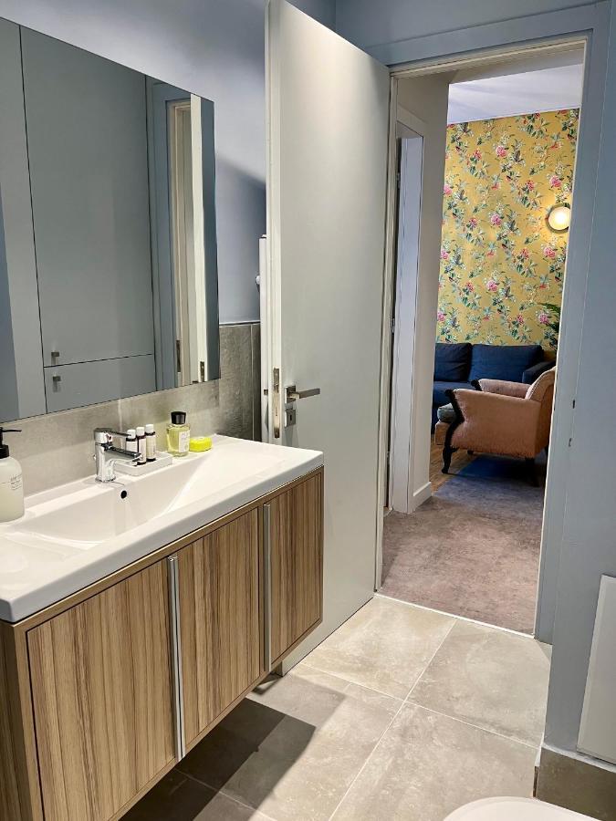 Mrs Holiday Apartment Athens Ngoại thất bức ảnh